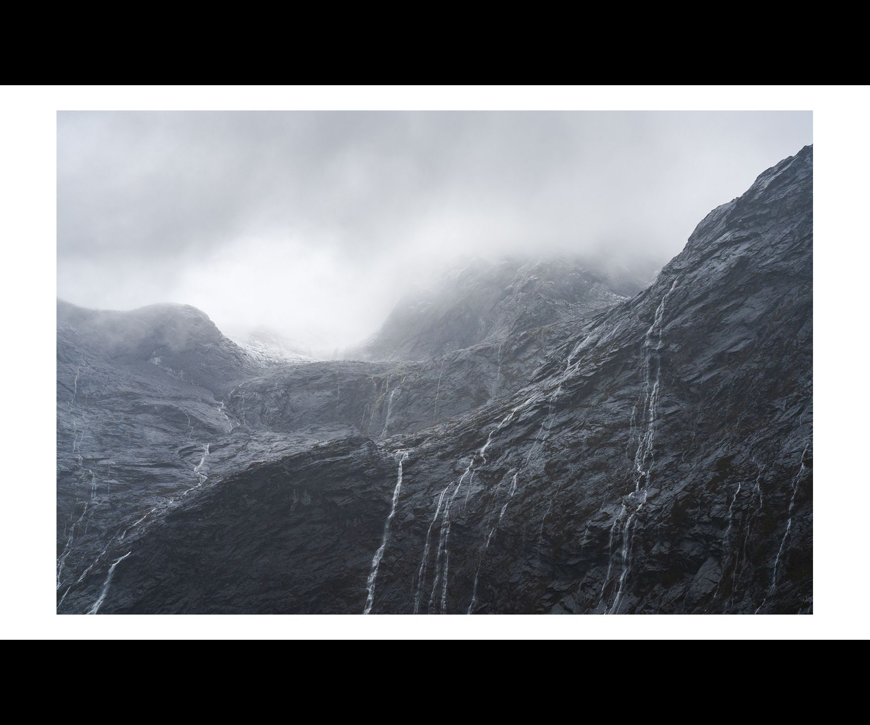 alternate view with border